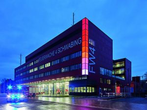 Intelligent façade: The ten LED-illuminating surfaces on the external facade of Feuerwache 4 change the colour depending on the number of calls and radio messages.
